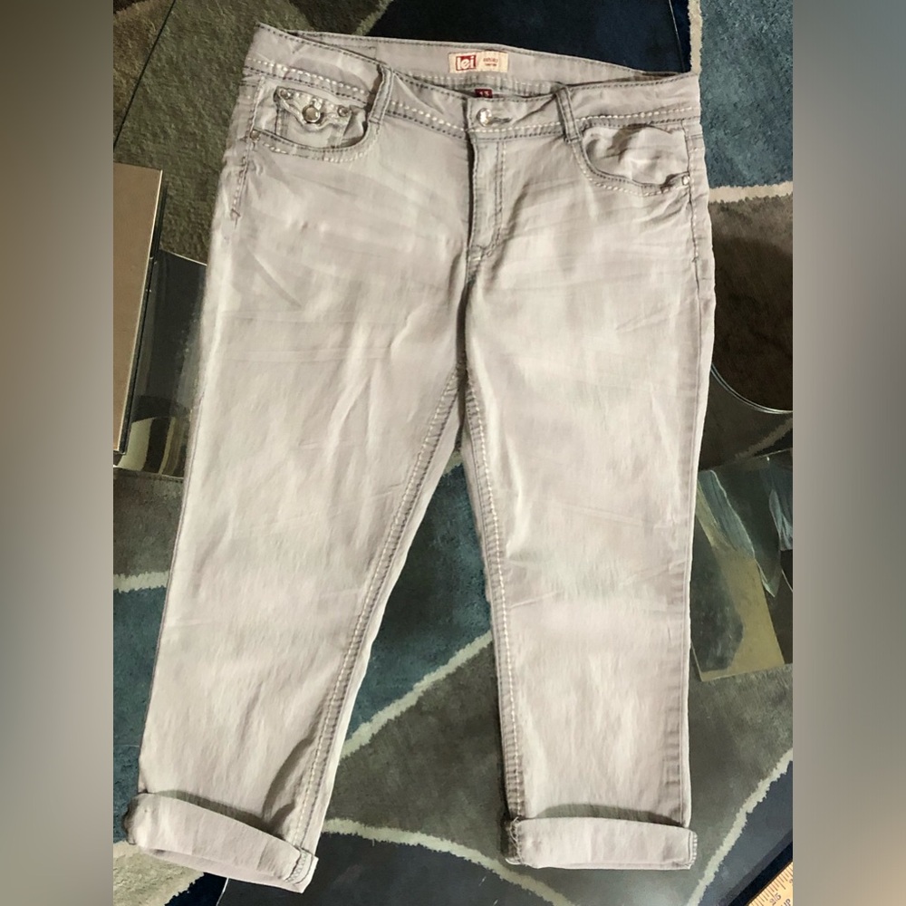 L.E.I. Capris